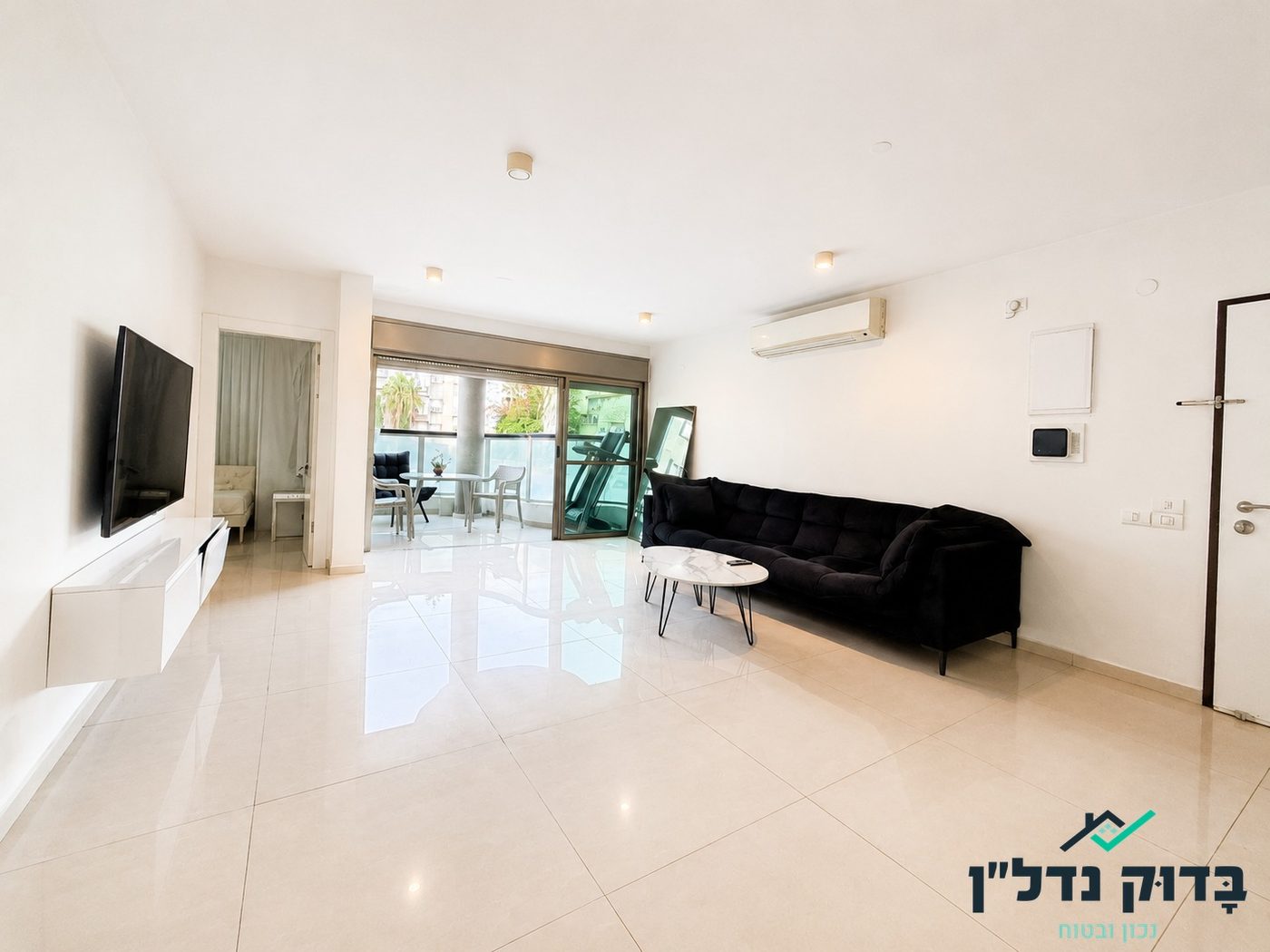 רבינוביץ 55 - 4 חדרים משופצת מהיסוד עם 2 מרפסות שמש - תמונה 1