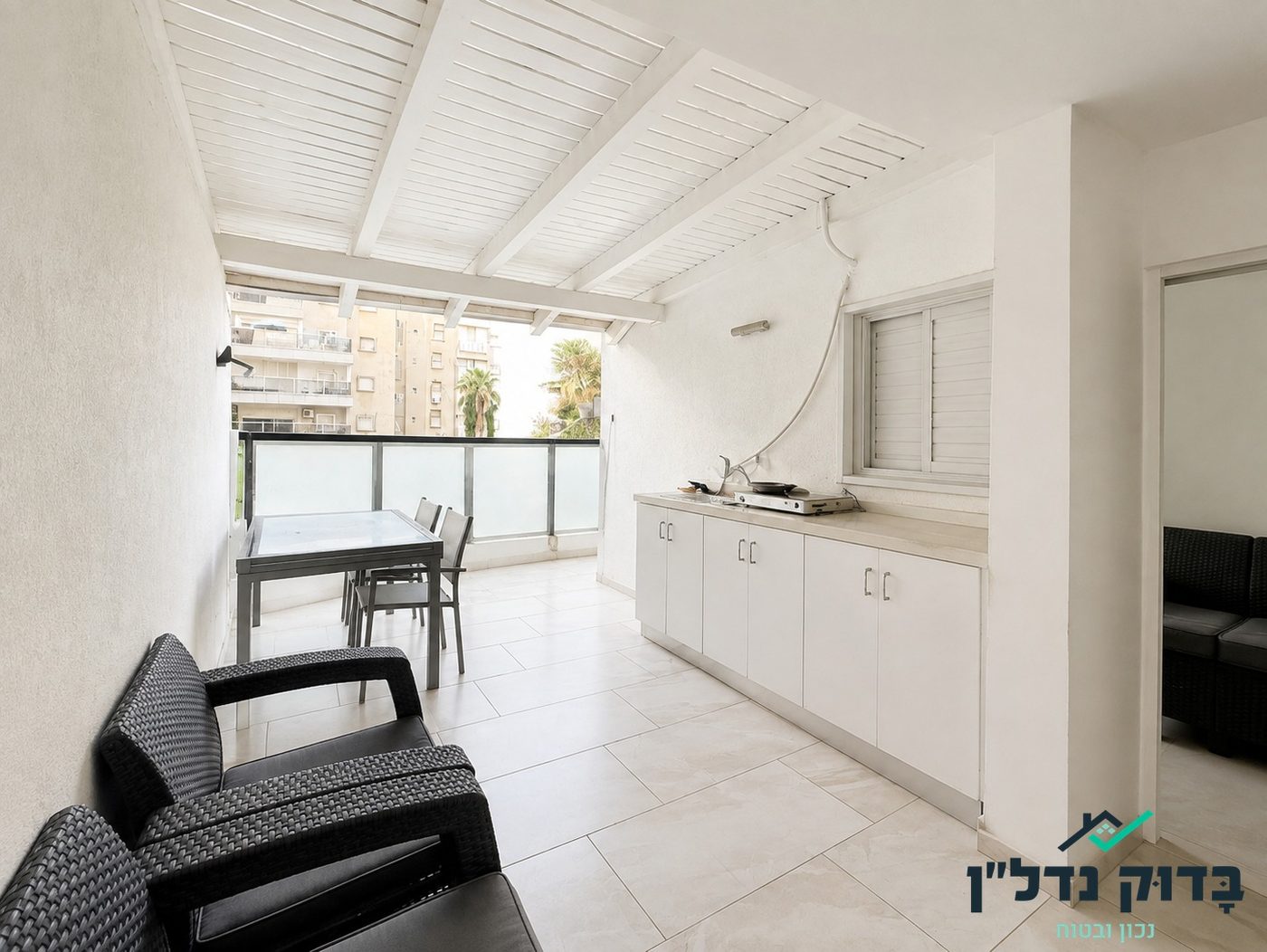 רבינוביץ 55 - 4 חדרים משופצת מהיסוד עם 2 מרפסות שמש - תמונה 2