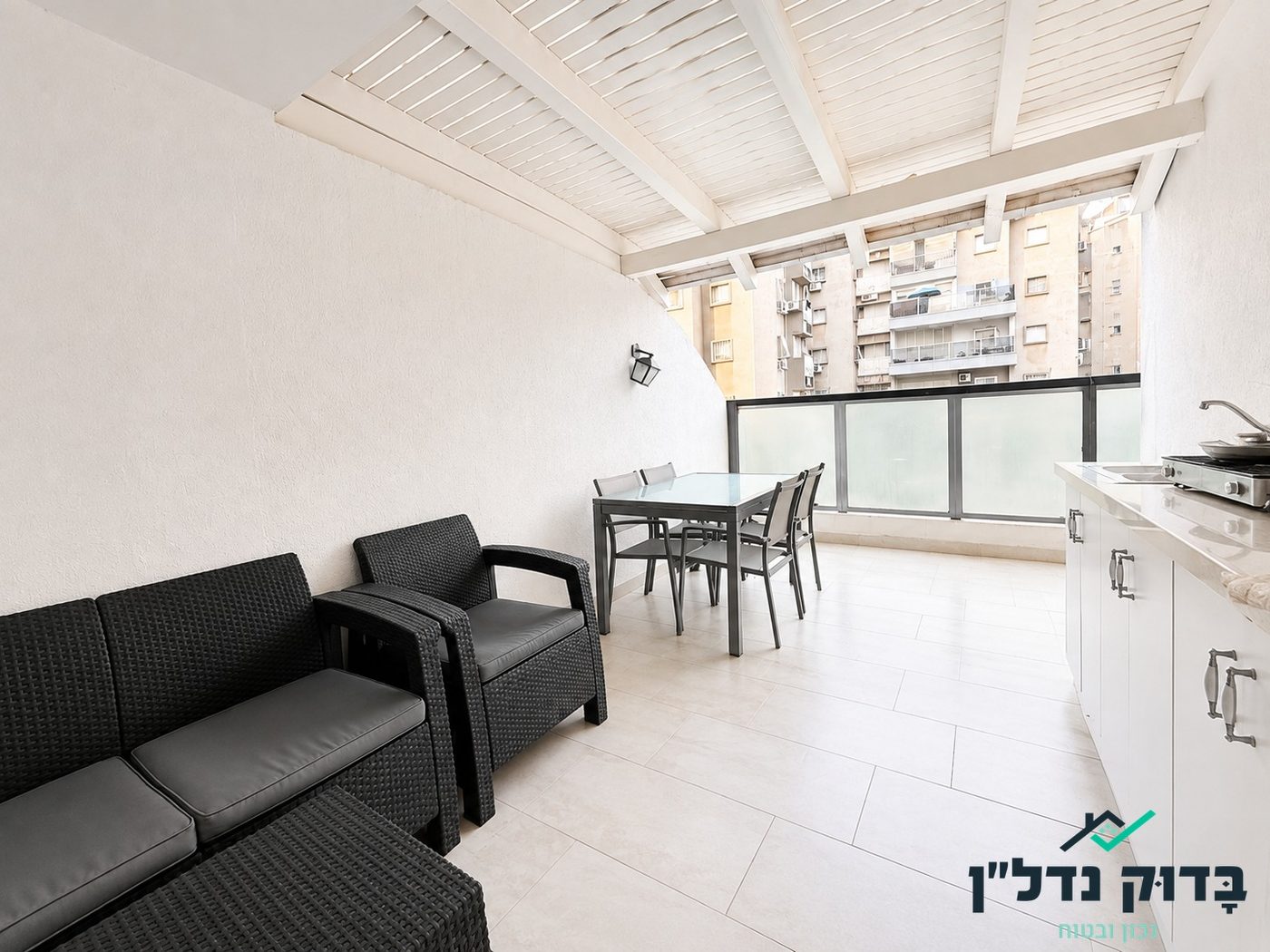 רבינוביץ 55 - 4 חדרים משופצת מהיסוד עם 2 מרפסות שמש - תמונה 3