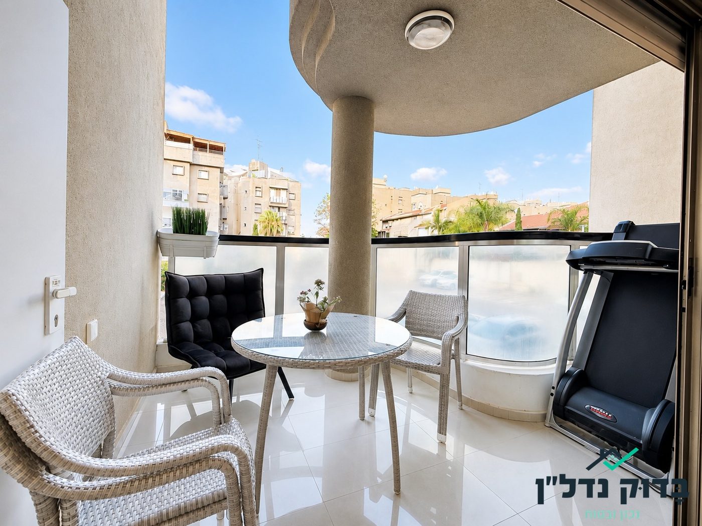 רבינוביץ 55 - 4 חדרים משופצת מהיסוד עם 2 מרפסות שמש - תמונה 6